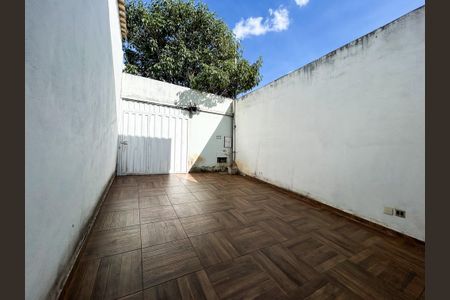 Casa à venda com 186m², 3 quartos e 2 vagas