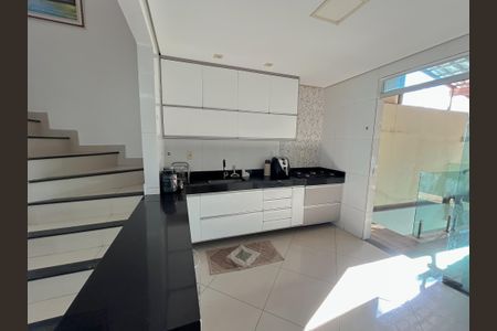 Casa à venda com 186m², 3 quartos e 2 vagas