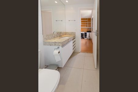 Apartamento à venda com 144m², 4 quartos e 4 vagasBanheiro suíte 1