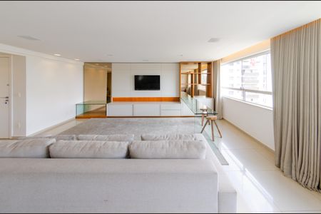 Apartamento à venda com 144m², 4 quartos e 4 vagasSala