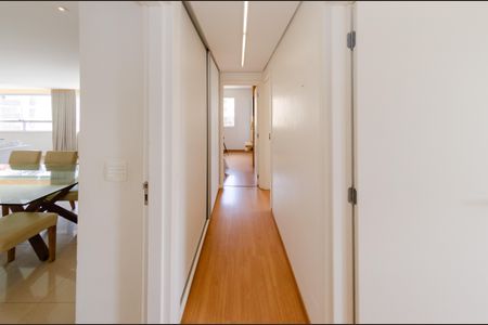 Apartamento à venda com 144m², 4 quartos e 4 vagasCorredor