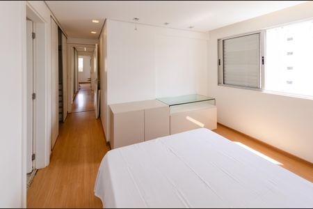 Apartamento à venda com 144m², 4 quartos e 4 vagasSuíte 2