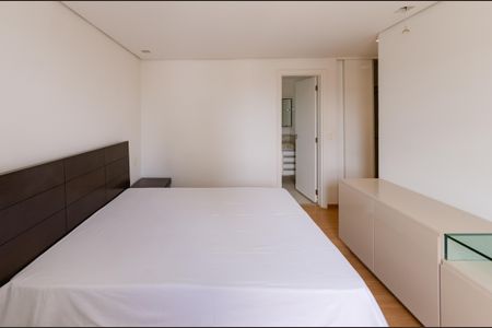 Apartamento à venda com 144m², 4 quartos e 4 vagasSuíte 2