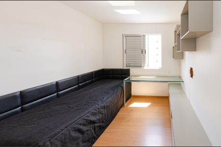 Apartamento à venda com 144m², 4 quartos e 4 vagasSemi-suíte 2