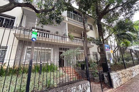 Apartamento para alugar com 138m², 3 quartos e sem vagaFachada