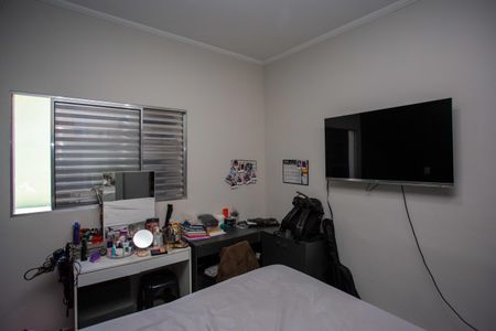 Casa à venda com 180m², 2 quartos e 2 vagasQuarto Casa 1