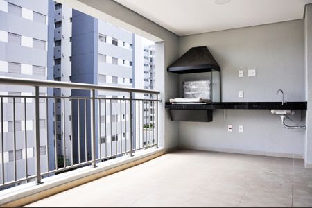 Apartamento à venda com 132m², 3 quartos e 2 vagas Apartamento à venda com 132m², 3 quartos e 2 vagasDetalhe - Varanda da Sala