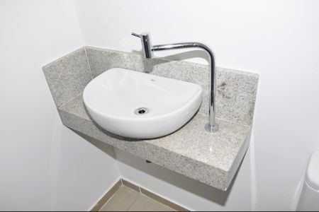 Apartamento à venda com 132m², 3 quartos e 2 vagas Apartamento à venda com 132m², 3 quartos e 2 vagasDetalhe - Lavabo - Sala