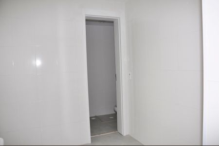 Apartamento à venda com 132m², 3 quartos e 2 vagas Apartamento à venda com 132m², 3 quartos e 2 vagasDetalhe - Área de Serviço