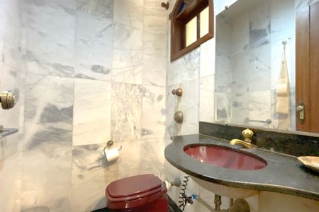 Apartamento à venda com 254m², 5 quartos e 2 vagasLavabo Piscina