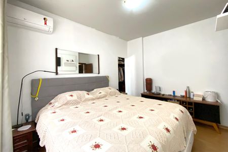 Apartamento à venda com 254m², 5 quartos e 2 vagasSuíte 1