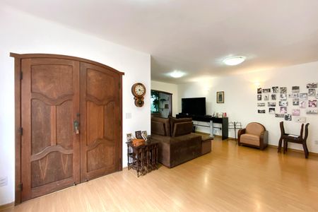 Apartamento à venda com 254m², 5 quartos e 2 vagasEntrada