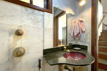 Apartamento à venda com 254m², 5 quartos e 2 vagasLavabo Piscina