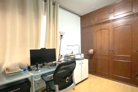 Apartamento à venda com 254m², 5 quartos e 2 vagasQuarto 1