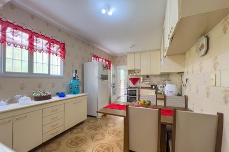 Casa à venda com 281m², 2 quartos e 2 vagasCozinha