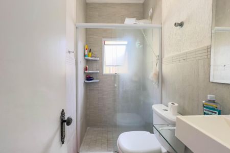 Casa à venda com 281m², 2 quartos e 2 vagasBanheiro do quarto 2