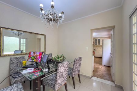 Casa à venda com 281m², 2 quartos e 2 vagasSala de jantar