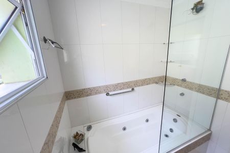 Casa à venda com 281m², 2 quartos e 2 vagasBanheiro