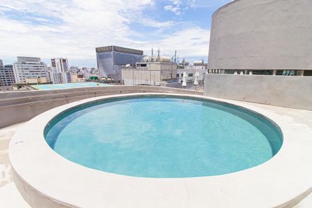 Studio à venda com 20m², 1 quarto e sem vaga Studio à venda com 20m², 1 quarto e sem vagaÁrea comum - Piscina