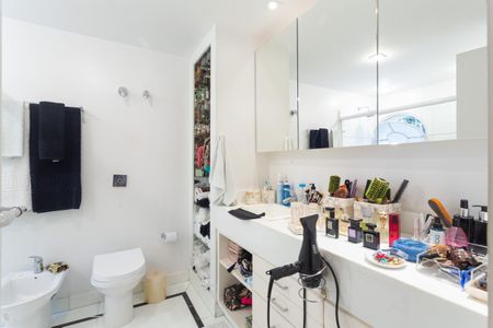 Apartamento à venda com 2 quartos, 166m² em Cerqueira César, São Paulo