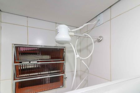 Banheiro de kitnet/studio para alugar com 1 quarto, 25m² em Vila Butantã, São Paulo