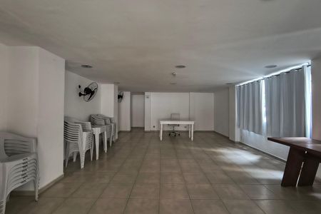 Apartamento para alugar com 80m², 2 quartos e 3 vagas Apartamento para alugar com 80m², 2 quartos e 3 vagasÁrea comum - Salão de festas