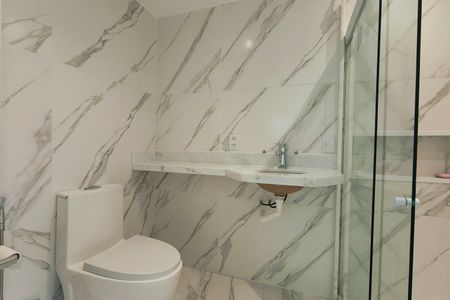 Apartamento para alugar com 80m², 2 quartos e 3 vagas Apartamento para alugar com 80m², 2 quartos e 3 vagasBanheiro da Suíte