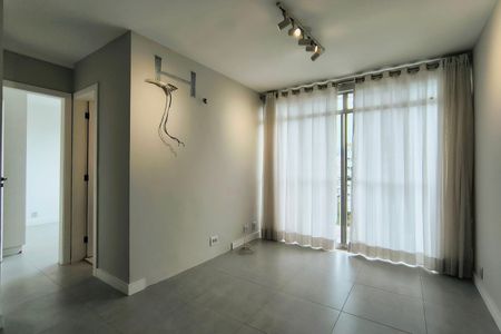 Apartamento para alugar com 80m², 2 quartos e 3 vagas Apartamento para alugar com 80m², 2 quartos e 3 vagasSala