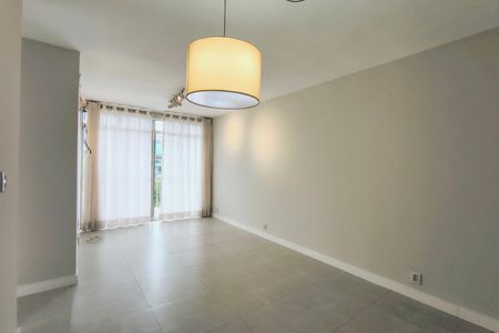 Apartamento para alugar com 80m², 2 quartos e 3 vagas Apartamento para alugar com 80m², 2 quartos e 3 vagasSala
