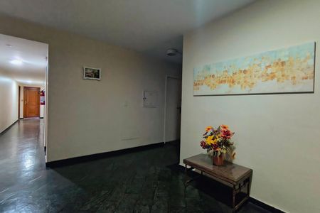 Apartamento para alugar com 80m², 2 quartos e 3 vagas Apartamento para alugar com 80m², 2 quartos e 3 vagasHall do Andar
