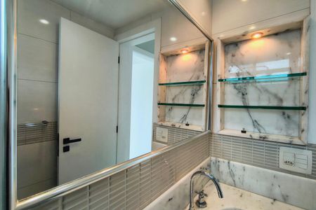 Apartamento para alugar com 80m², 2 quartos e 3 vagas Apartamento para alugar com 80m², 2 quartos e 3 vagasBanheiro Social