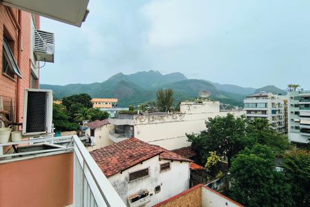 Apartamento para alugar com 80m², 2 quartos e 3 vagas Apartamento para alugar com 80m², 2 quartos e 3 vagasVaranda