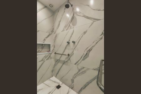 Apartamento para alugar com 80m², 2 quartos e 3 vagasBanheiro da Suíte