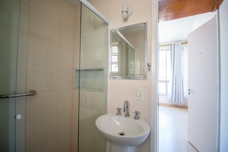 Apartamento à venda com 70m², 2 quartos e 1 vaga Apartamento à venda com 70m², 2 quartos e 1 vagaBanheiro Suite