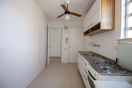 Apartamento à venda com 70m², 2 quartos e 1 vaga Apartamento à venda com 70m², 2 quartos e 1 vagaCozinha