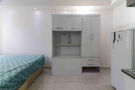 Studio para alugar com 35m², 1 quarto e sem vaga Studio para alugar com 35m², 1 quarto e sem vagaQuarto e Cozinha