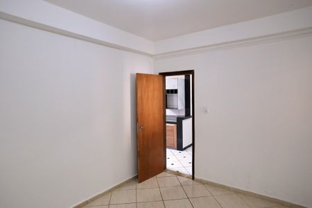 Quarto 1 de casa para alugar com 2 quartos, 80m² em São Marcos, Belo Horizonte