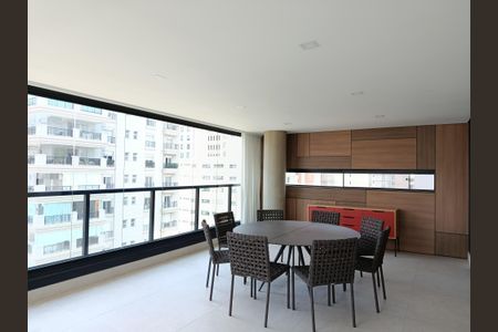 Apartamento para alugar com 206m², 2 quartos e 4 vagasVaranda