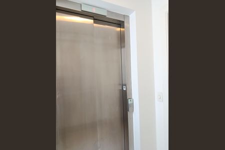 Apartamento para alugar com 206m², 2 quartos e 4 vagasHall social