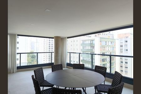 Apartamento para alugar com 206m², 2 quartos e 4 vagasVaranda