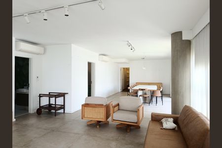 Apartamento para alugar com 206m², 2 quartos e 4 vagasSala