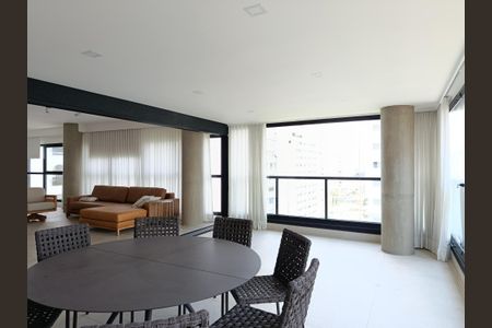 Apartamento para alugar com 206m², 2 quartos e 4 vagasVaranda