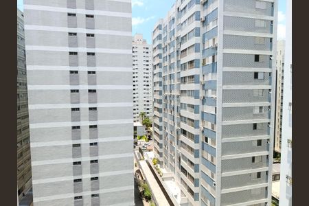 Apartamento para alugar com 206m², 2 quartos e 4 vagasVista