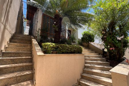 Casa à venda com 420m², 4 quartos e 5 vagasEntrada