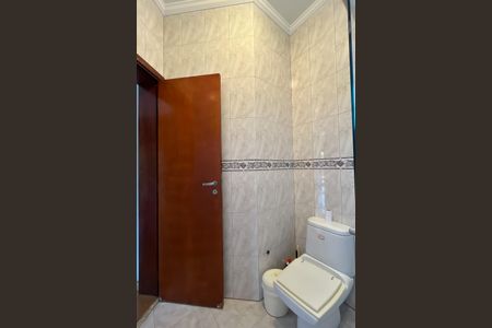 Casa à venda com 420m², 4 quartos e 5 vagasBanheiro Suíte 1