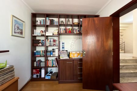 Casa à venda com 420m², 4 quartos e 5 vagasEscritório