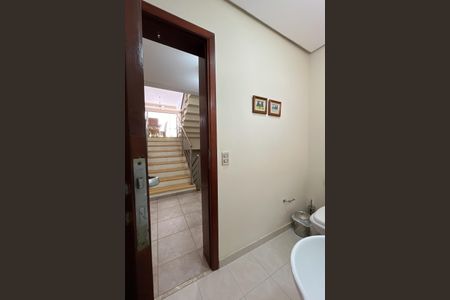 Casa à venda com 420m², 4 quartos e 5 vagasLavabo