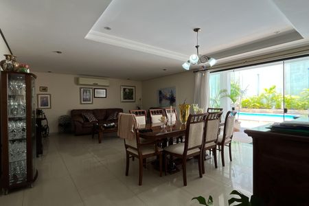 Casa à venda com 420m², 4 quartos e 5 vagasSala de Jantar