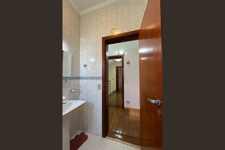 Casa à venda com 420m², 4 quartos e 5 vagasBanheiro Suíte 4