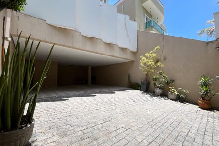 Casa à venda com 420m², 4 quartos e 5 vagasGaragem